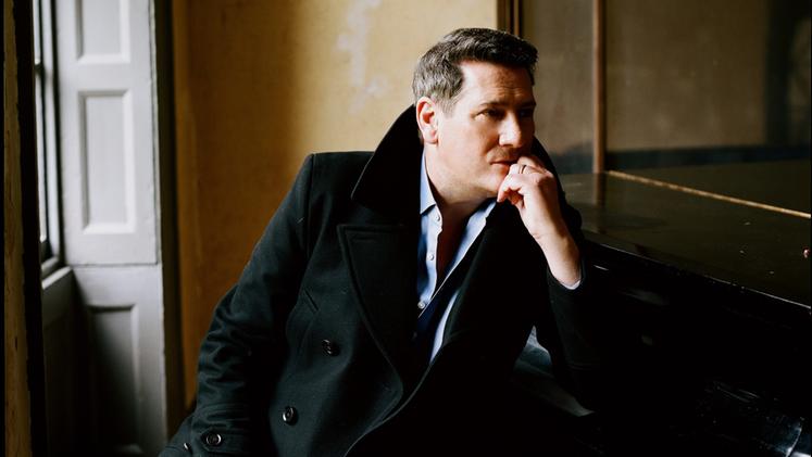 Tony Hadley, l'ex frontman degli Spandau Ballett, gruppo musicale leader del cosiddetto movimento New Romantic alla Arena della Regina di Cattolica