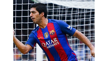 VIDEO - Goal 50, i tifosi del Barcellona celebrano Suarez: E' un 'killer'