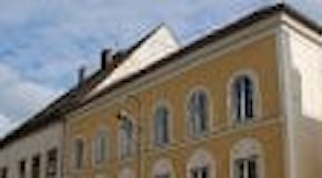 Austria, Parlamento approva esproprio casa natale di Hilter: sarà abbattuta