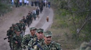 Colombia, l'ultima marcia delle Farc: settemila ex guerriglieri smobilitano dopo la pace