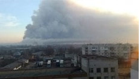 Ucraina, esplode deposito munizioni: 20mila persone evacuate