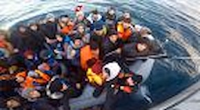 Grecia: Guardia Costiera italiana aiuta a soccorrere migranti