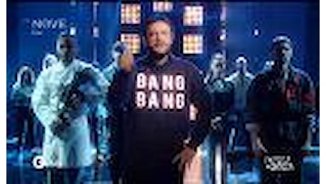 Crozza imita Matteo Salvini e canta Bang Bang