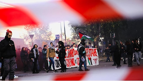 «Palestina libera», il corteo delle scuole superiori di Torino