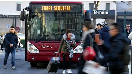 Sciopero oggi 29 novembre, cosa sapere: orari, stop a bus e metro, salvi i treni. La guida e le fasce di garanzia