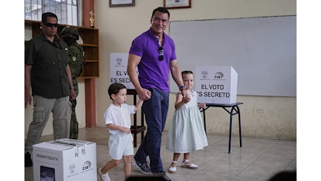 Ecuador, Daniel Noboa si riconferma presidente: l’opposizione di sinistra di Luisa González lo accusa di brogli