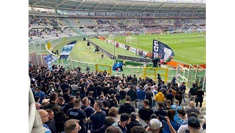 Caos a Torino: tifosi del Napoli bloccati fuori dallo stadio, tensione e cariche della polizia