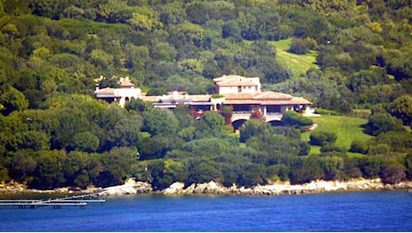Villa Certosa, il sultano del Brunei vuole acquistare la casa di Berlusconi a Porto Rotondo