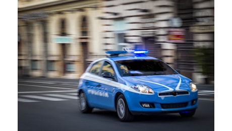 Uomo ucciso a coltellate all’alba: l’omicidio in un parcheggio a Foligno