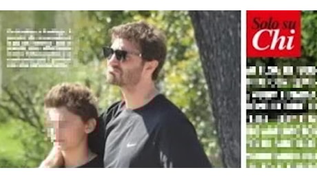 Stefano De Martino al parco in versione papà: le foto del settimanale Chi