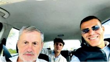 Finti viaggi di lavoro: una foto social incastra l’ex sindaco Alemanno