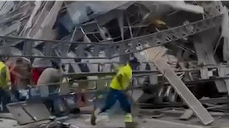 Svizzera: crolla un'impalcatura di un centro commerciale, 3 morti e diversi feriti