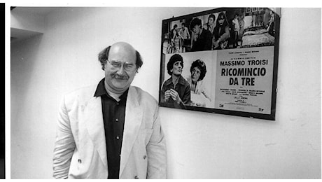 Morto Antonio Skármeta, ispirò “il postino” di Massimo Troisi con il suo romanzo “Il postino di Neruda”