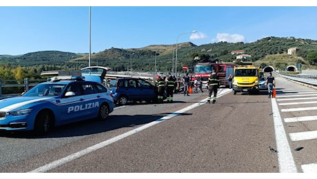 Tragedia a Squillace, incidente stradale sulla 106 Jonica, morta una 43enne