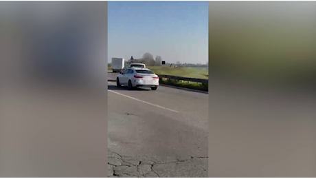 Guastalla, il video dell’uomo in fuga dopo aver accoltellato l’ex fidanzata