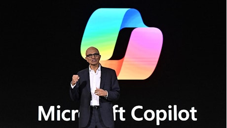 Microsoft accelera sull’IA che farà molte cose da sola in azienda