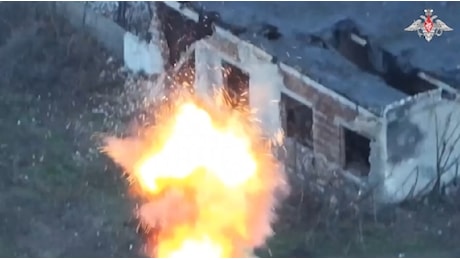 Guerra dei droni nei cieli del Donetsk: il video della propaganda russa