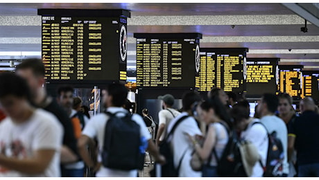 Sciopero oggi mezzi in tutta Italia. Da Milano a Romam Napoli, Firenze, Bologna e Bari: orari e fascia di garanzia città per città