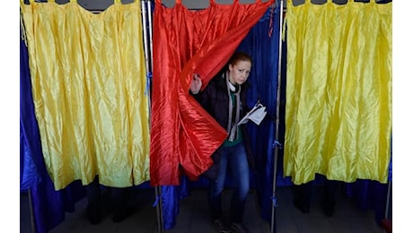 Elezioni in Romania, primi risultati: Ciolacu in testa, ma si va verso ballottaggio