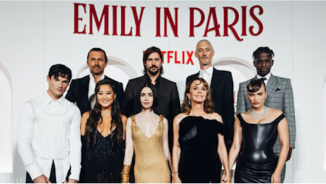 “Emily in Paris” sbarca in Italia: ecco i look delle protagoniste della serie alla Premiére di Roma