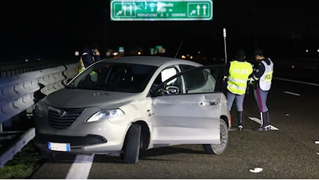 Manerbio, scende dall'auto in A-21 dopo essere finito contro il guard rail: travolto e ucciso un 43enne