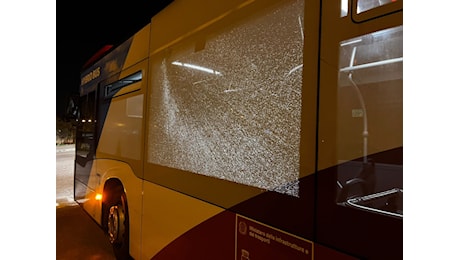 Sassi contro gli autobus, per i sindacati ormai vero allarme sociale