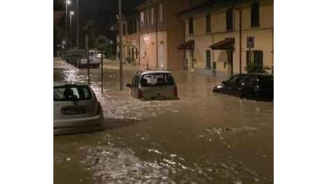 Città allagata, evacuazioni in montagna e pianura: è una nuova alluvione