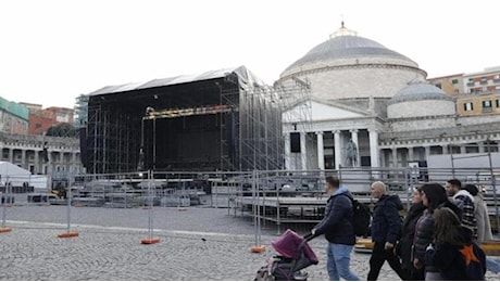 Capodanno, l’ordinanza: no bevande in vetro e fuochi in piazza del Plebiscito e sul lungomare