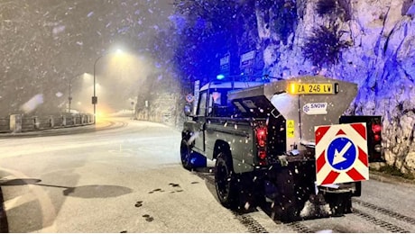 Gargano e Monti Dauni sotto la neve, strade bloccate e automobilisti soccorsi dalla Protezione civile