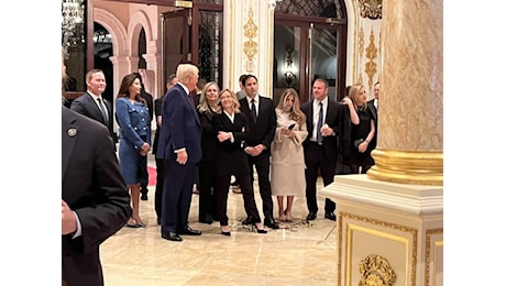 Meloni a Mar-a-Lago, Trump: Ha preso d'assalto l'Europa. Nyt: la premier ha premuto aggressivamente per Sala