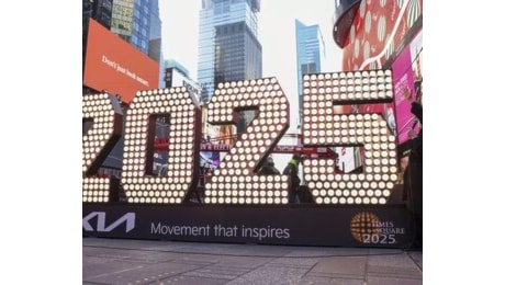 New York, conto alla rovescia per le insegne al neon 100 anni da prima a Times Square, da Harlem a 30 Rock avanza Led