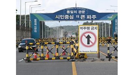 Corea del Nord taglia ogni collegamento con il Sud, distrutte strade e ferrovie: condanna di Seul