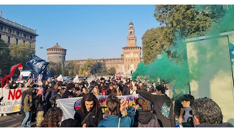 No Meloni Day, centinaia in corteo: proteste contro il Governo e contro l'alternanza scuola-lavoro