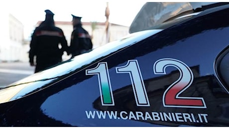 Perugia, rapina e bacia sul collo una commessa: arrestato 33enne campano