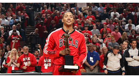 Derrick Rose annuncia il ritiro dopo 16 anni di NBA: Grazie pallacanestro, ora inseguo altri sogni