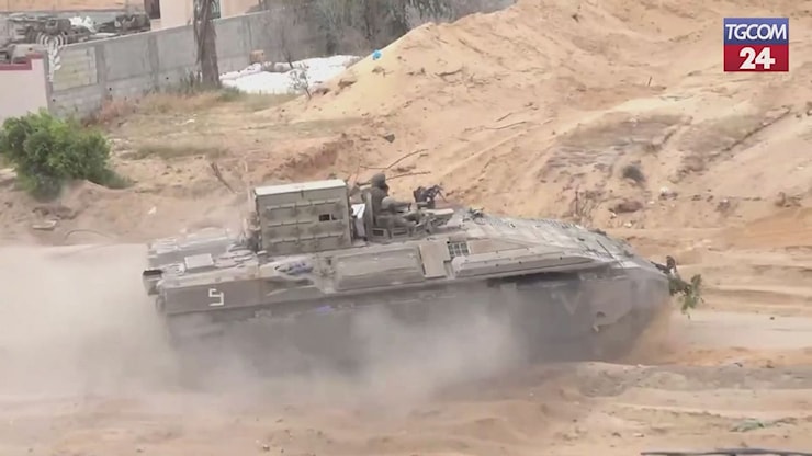 Continuano le operazioni di terra a Gaza, soldati e veicoli corazzati in azione nella Striscia - Tgcom24 Continuano le operazioni di terra a Gaza, soldati e veicoli corazzati in azione nella Striscia - Tgcom24