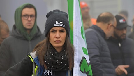 Francia, esplode la crisi: i licenziamenti di Michelin e Auchan e il fallimento della strategia Macron sull'industria