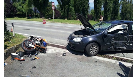 Scontro auto moto: muore 20enne