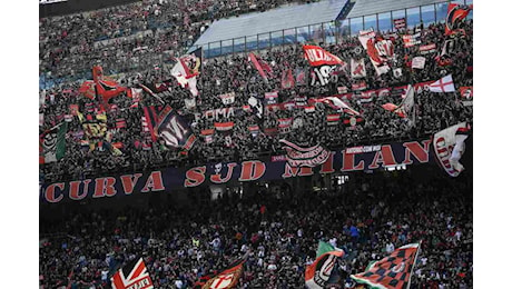 Milan, i tifosi disertano il raduno: il motivo