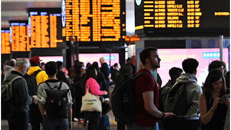 Sciopero treni venerdì 10 gennaio coinvolge Trenitalia: la nota dell'azienda sui viaggi garantiti