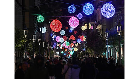 Salerno, Luci d'Artista conquista tutti: folla di visitatori da Italia e estero