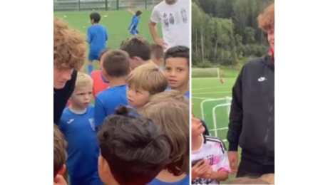 IL VIDEO. Sinner torna in Alto Adige e incontra i piccoli calciatori del Brunico: l'entusiasmo dei bambini davanti al numero 1 del mondo