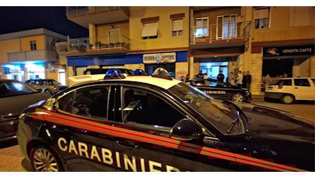 Massacra di botte e stupra la moglie davanti ai figli piccoli