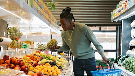 Come riconoscere l'anima gemella: occhio all'ananas nel carrello