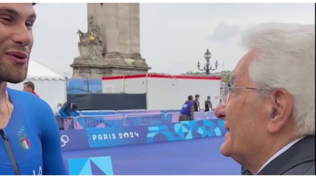 Olimpiadi Parigi, Mattarella incontra i ciclisti dopo l'argento di Ganna e scherza sul tempo