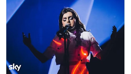 Le Pagelle padre e figlia Monina sul quarto Live di X Factor: Punkcake macchiette (2), Les Votives da motoraduno e Lorenzo divisivo (5). E tra Achille Lauro, Manuel Agnelli e Jake La Furia si salva so