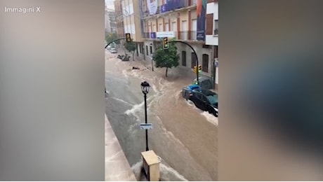 VIDEO La Dana torna a colpire la Spagna, gravi allagamenti a Malaga: i video sui social