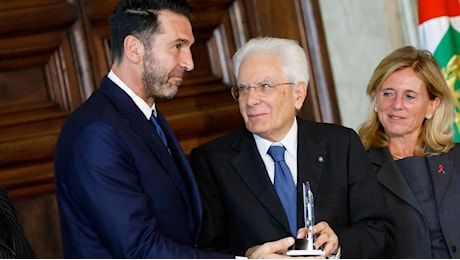 Ricerca, il monito di Mattarella: “Rimuovere i divari territoriali nella sanità”. E premia Buffon come ambasciatore Airc