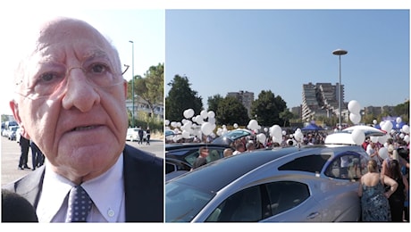 A Scampia i funerali delle tre vittime del crollo: palloncini bianchi accompagnano le bare. De Luca: “Sconcerto per la tragedia annunciata”