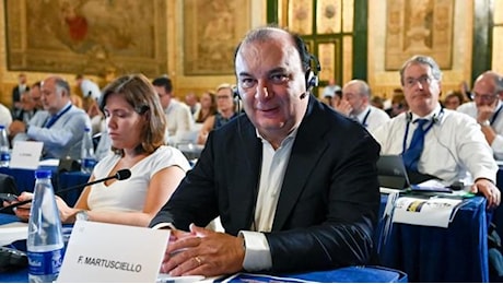 Martusciello: “De Luca farà il terzo polo. Si candiderà come presidente e come consigliere regionale”